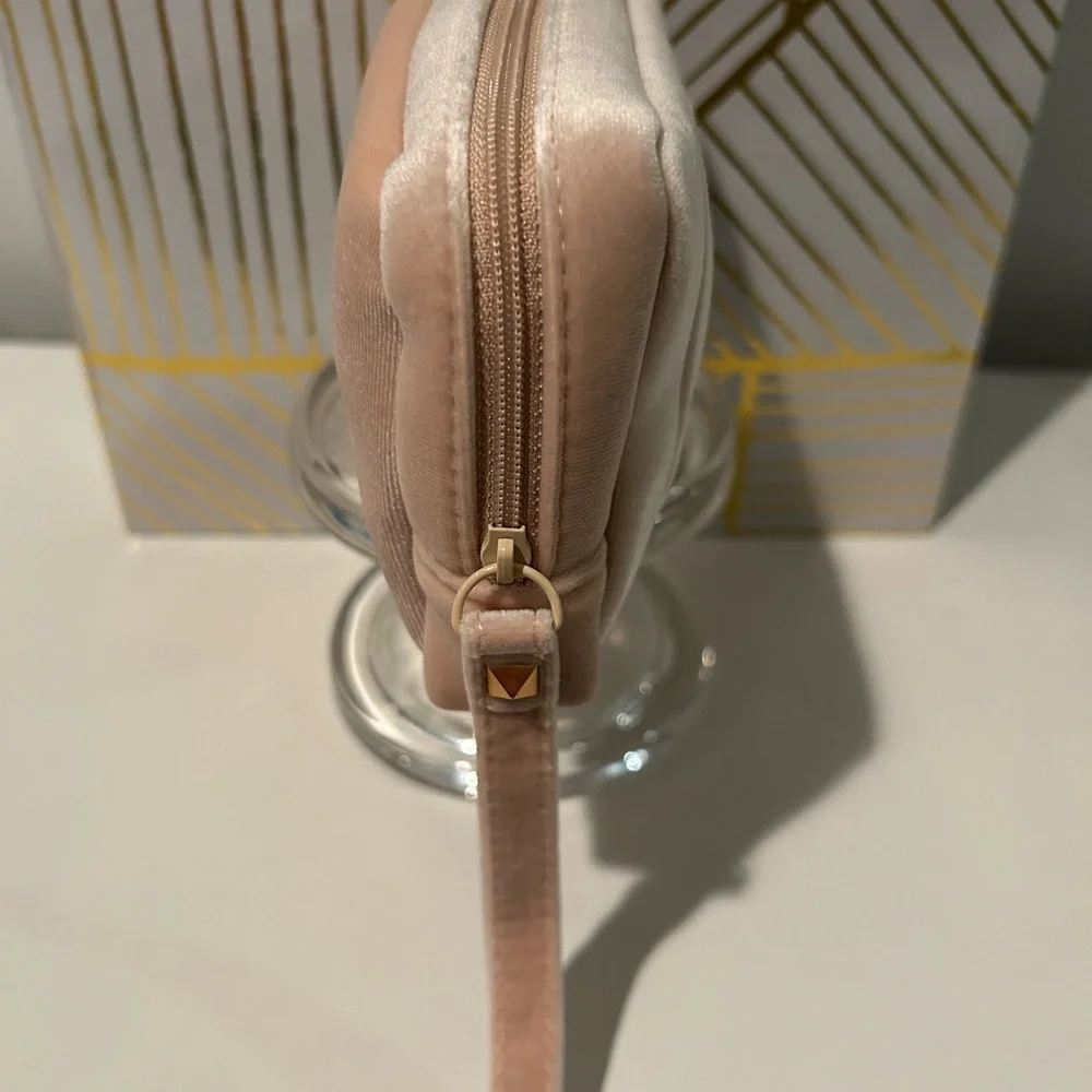 ✨ Valentino Blush Nude Velvet Petite Pochette Wristlet Bag - Authentic NEW - Picture 4 of 6